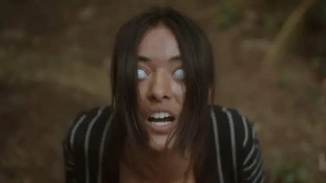 Mawar De Jongh dalam film Para Betina Pengikut Iblis (YouTube/Falcon)