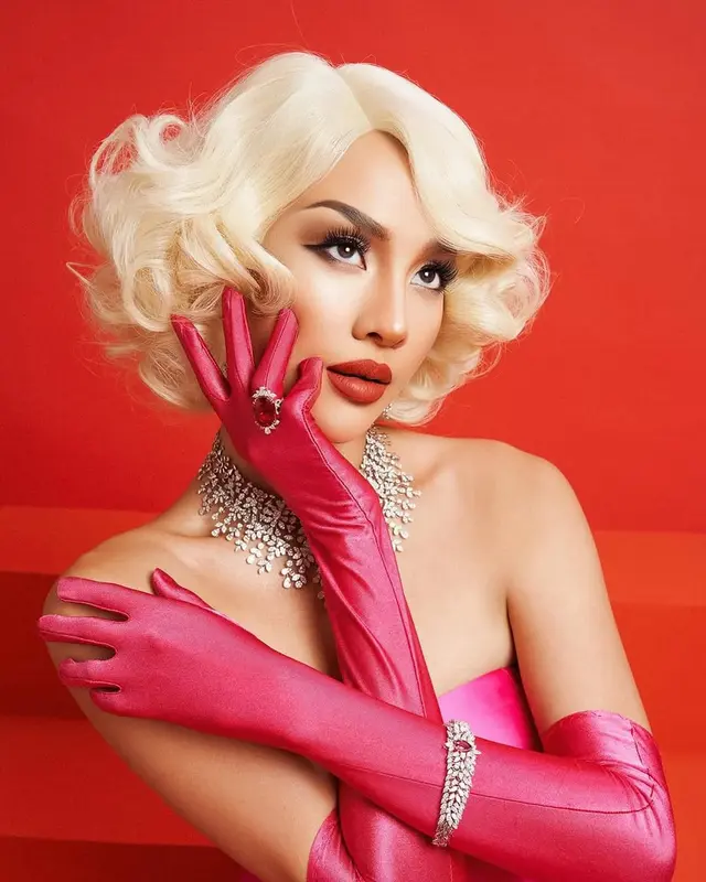 5 Penampilan Anya Geraldine ini bikin pangling hingga disebut mirip Rose BLACKPINK