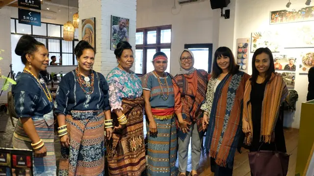 Tenun Ikat Sikka khas Nusa Tenggara Timur