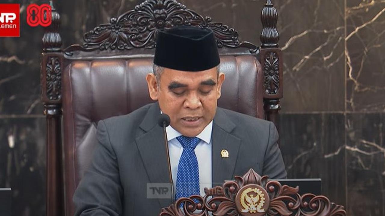 Ketua MPR Pantun 'Prabowo Subianto Adalah Pemimpin Sejati', ini Isinya Sukses Bikin Titiek Senyum-Senyum