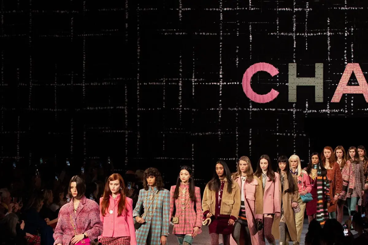 Parade Tweeds Meriahkan Paris Fashion Week di Panggung Rumah Mode Chanel