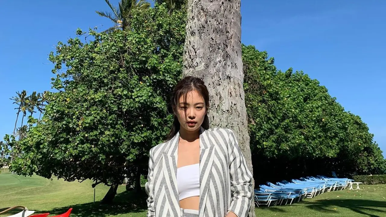 Jennie/Instagram @jennierubyjane