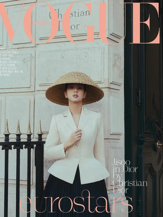 Pesona Jisoo BLACKPINK Tetap Elegan Pakai ‘Topi Caping’ ala Petani di Sampul Vogue Korea