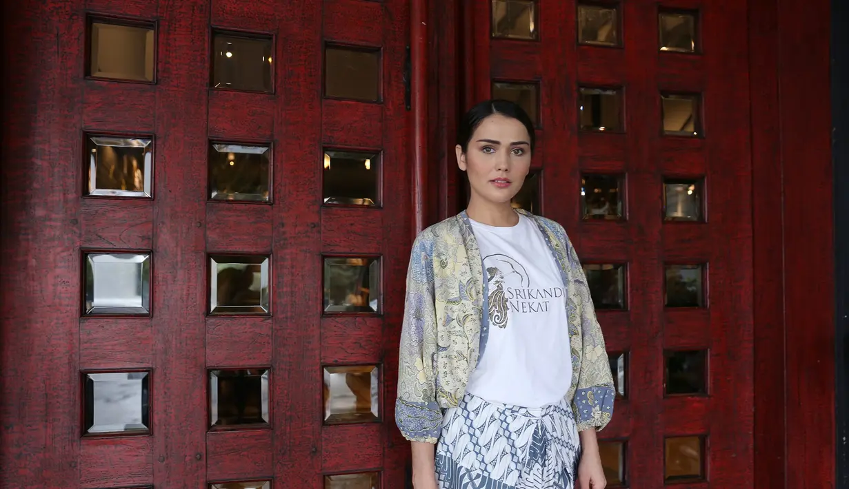 Bagi pemeran Shilla dalam sinetron Surga Yang Ke 2 itu, bermain sebagai wayang orang merupakan pengalaman pertamanya. Bahkan, menurutnya, bermain dalam wayang orang merupakan salah satu impiannya sejak lama yang terwudud. (Daniel Kampua/Bintang.com)