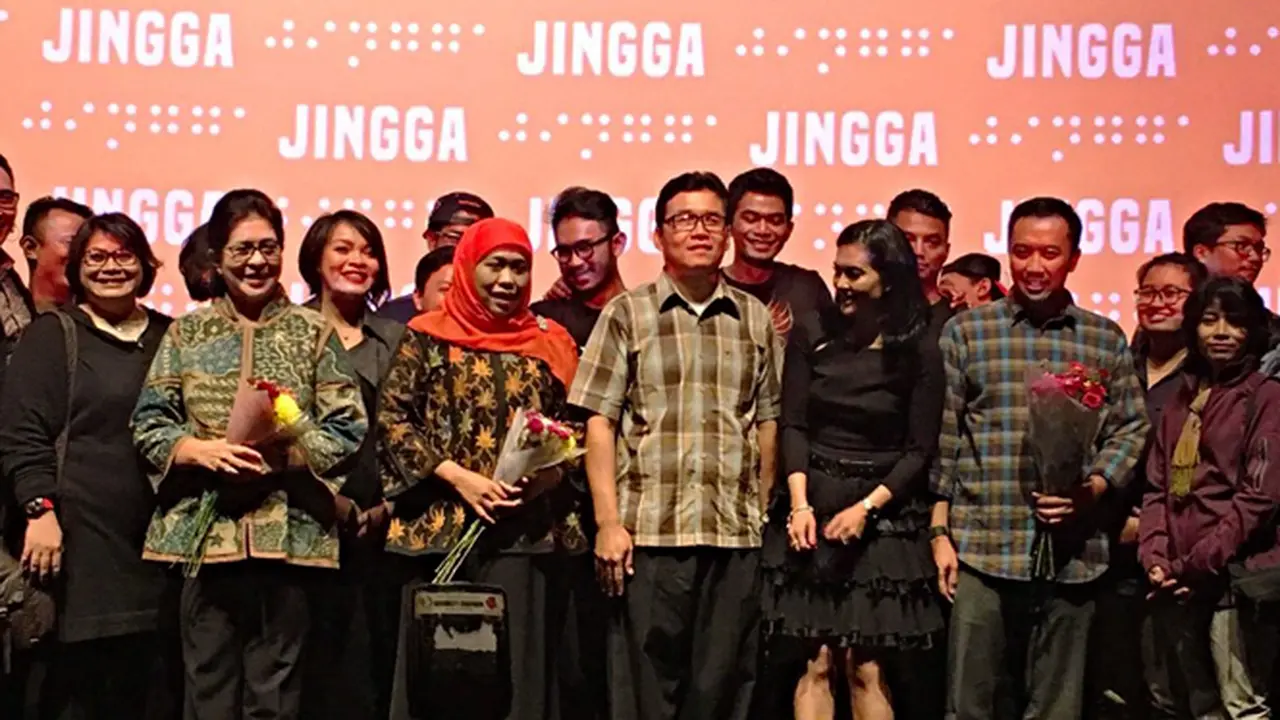 Menteri nonton film Jingga