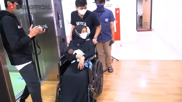 [Fimela] Ria Ricis dan Teuku Ryan