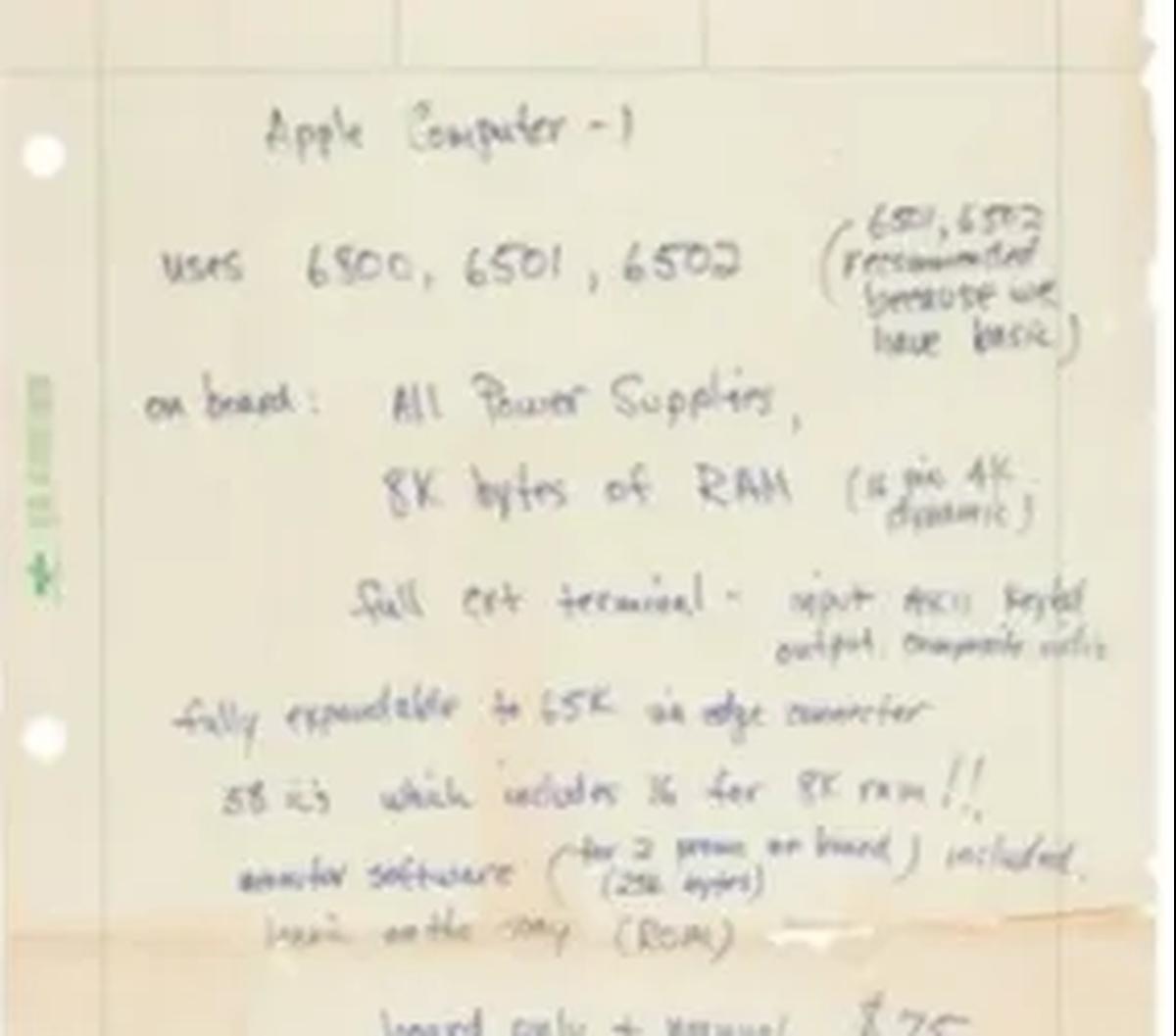 Dalam iklan itu, dibubuhkan tanda tangan Jobs dan alamat rumah orang tuanya, tempat Apple pertama kali dimulai.&nbsp;&nbsp;