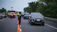 Korps Lalu Lintas (Korlantas) Polri menerapkan rekayasa lalu lintas berupa sistem one way dan contraflow di sejumlah ruas tol Utama dalam upaya memperlancar pergerakan kendaraan selama arus balik Lebaran 2026 (Istimewa)
