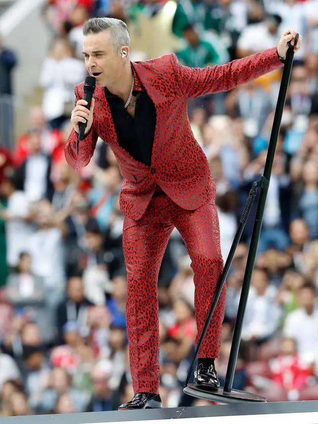 Robbie Williams Meriahkan Upacara Pembukaan Piala Dunia 2018