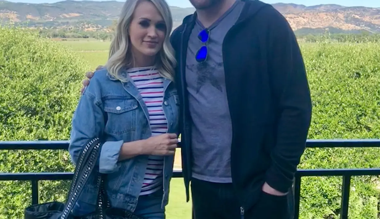 Meski demikian, Carrie mengaku semuanya berjalan dengan lancar saat mereka berdua menyadari pentingnya waktu untuk keluarga. (instagram/carrieunderwood)