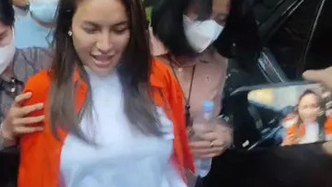 Reaksi Fitri Sahluteru Ditanya Peluang Jenguk Nikita Mirzani di Penjara: Dia Mau Dijenguk Enggak?