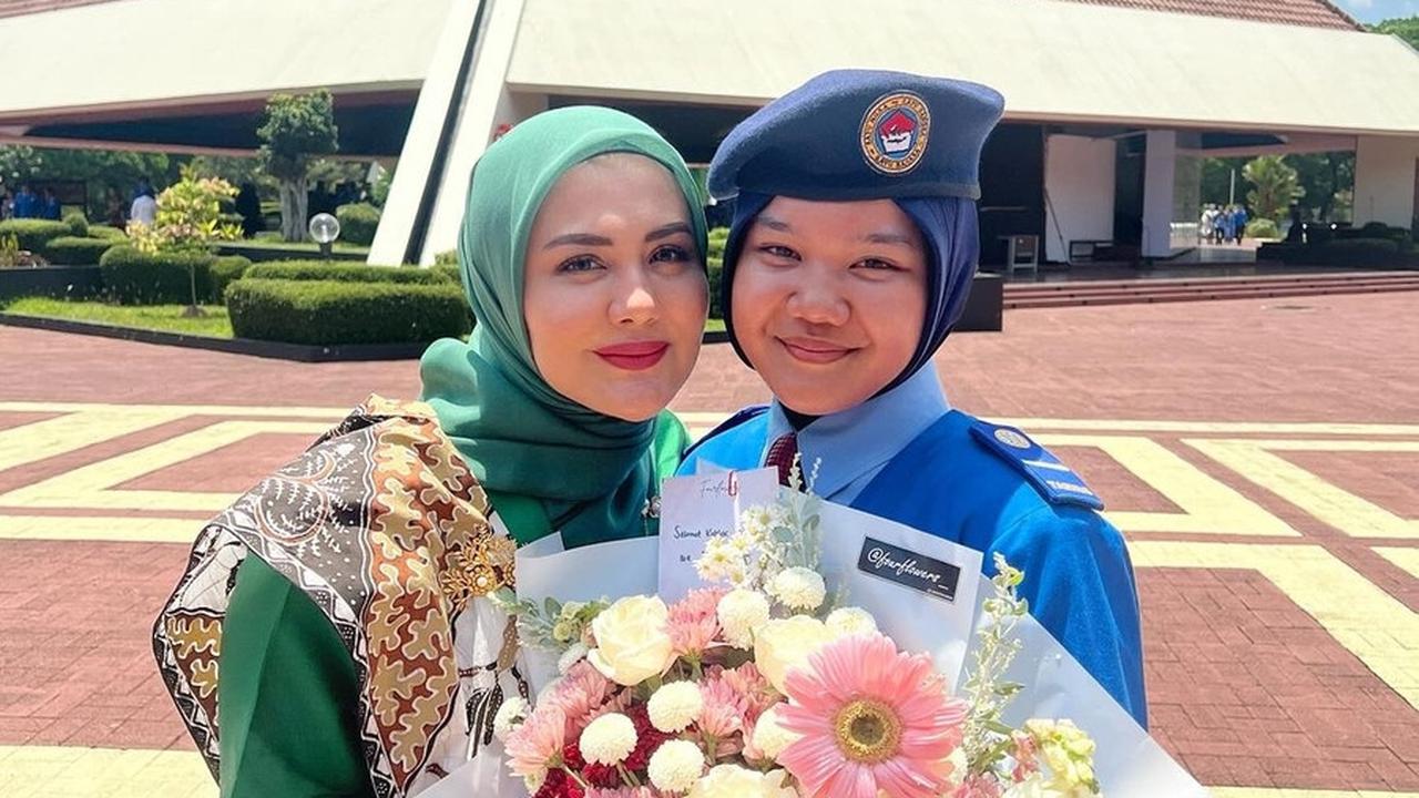 Potret Juliana Moechtar Jenguk Anak Sambung yang Sekolah di Taruna Nusantara, Peluk Tangis Haru Lepas Rindu