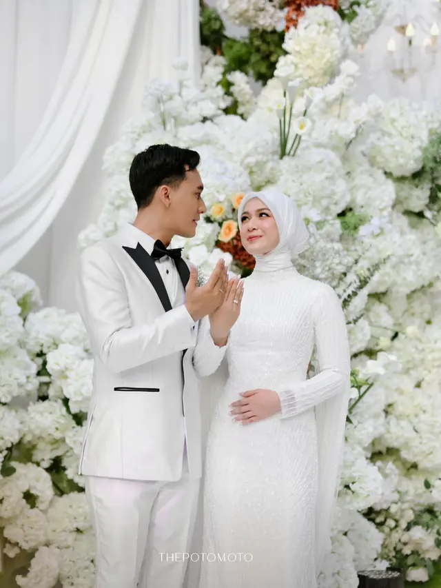 Dea Annisa Tampil Bak Fairytale Bride dalam Gaun Modest Serba Putih