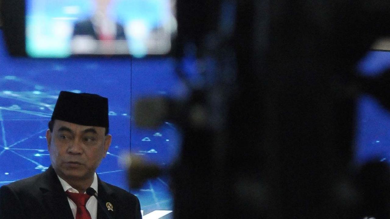 Menkominfo Budi Akui Sulit Pilih Dirut BAKTI sampai Berdoa Minta Wangsit
