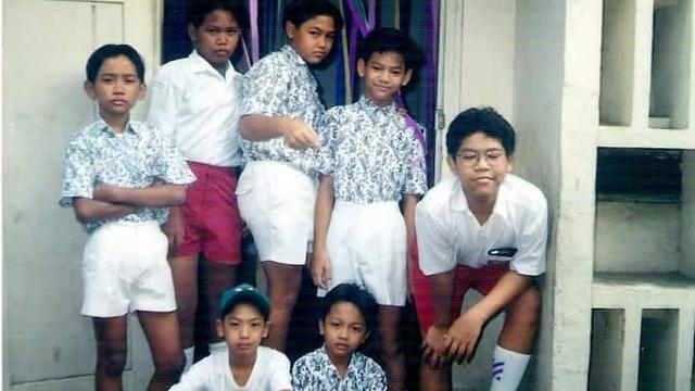 6 Potret Masa Kecil Ivan Gunawan hingga Remaja, Bikin Pangling