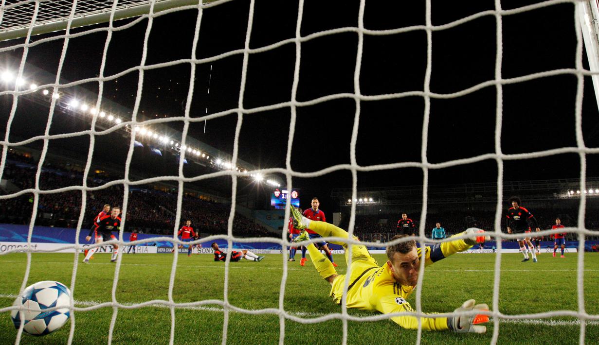 Anthony Martial mencetak gol ke gawang CSKA dalam lanjutan Grup B Liga Champions di Stadion Arena Khimki, Moscow, Rusia, Kamis (22/10/2015) dini hari WIB. (Action Images via Reuters/Andrew Boyers)