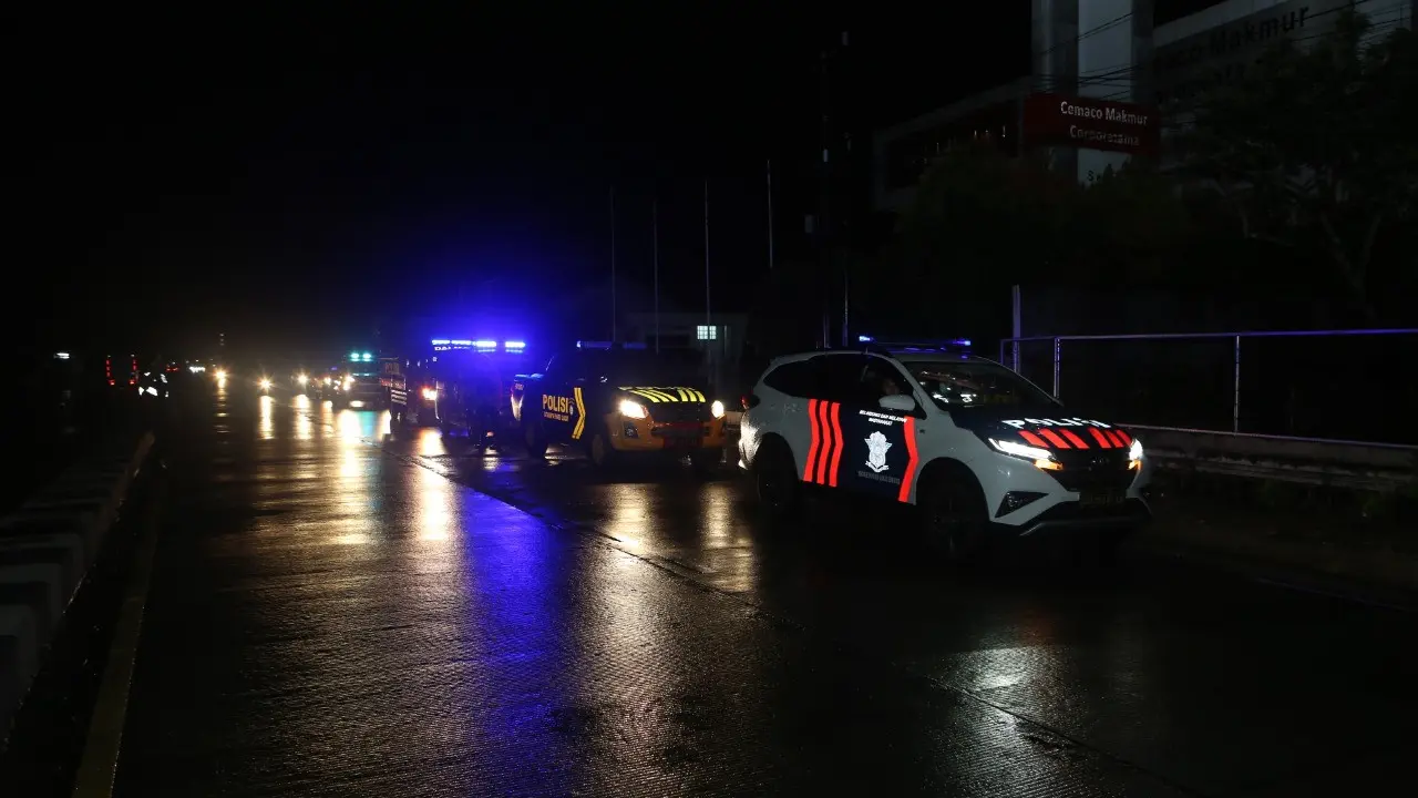Polres Cilacap menggelar patroli skala besar dan operasi yustisi di masa PPKM Darurat. (Foto: Liputan6.com/Humas Polres Cilacap)