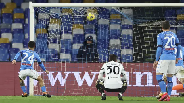 Gol Penalti Lorenzo Insigne Antar Napoli Bungkam Juventus