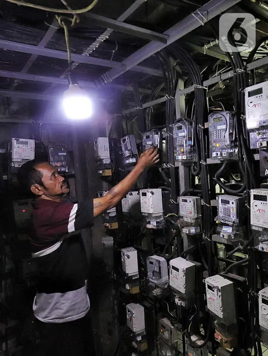Menteri ESDM Bahlil Lahadalia menyebut bahwa stabilitas tarif ini merupakan strategi menjaga keseimbangan ekonomi. (Liputan6.com/Angga Yuniar)