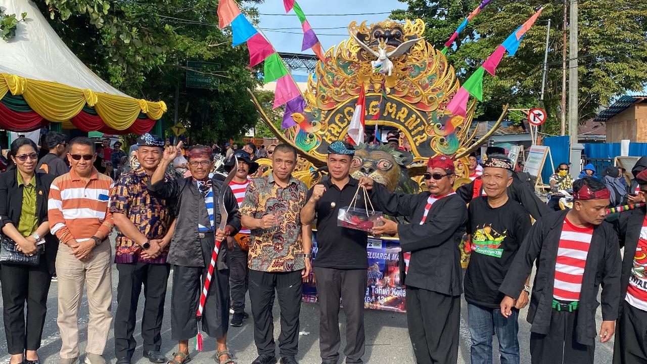 Jelang Iraw Tengkayu ke-XIII, Warga Tarakan Padati Pawai Budaya