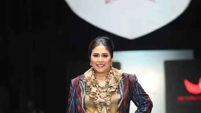 Kolaborasi Merdi Sihombing dan Dumasi Marisina: Mendorong Fashion Berkelanjutan Melalui Karya Humbang Kriya