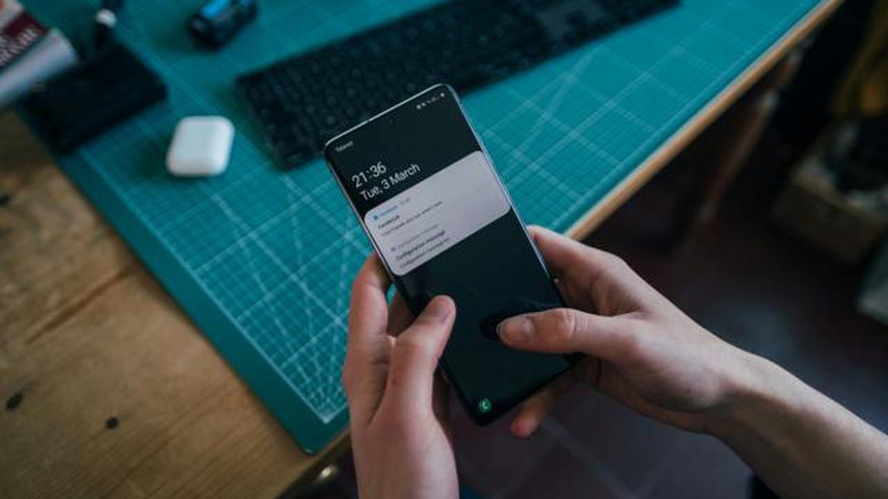10 Fitur Android yang Belum Ada di iPhone Sampai 2025