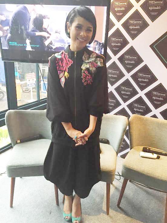 Andien saat ditemui tim Vemale beberapa waktu lalu. Ia tampil sederhana tapi selalu cantik | Photo: Copyright Doc Vemale.com