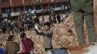 Nepal Porak Poranda, Warganya Malah Berselfie Ria