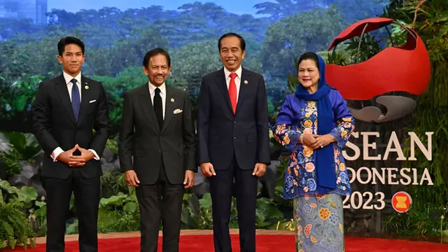 Jokowi dan Iriana Sambut Pemimpin Negara di KTT ASEAN