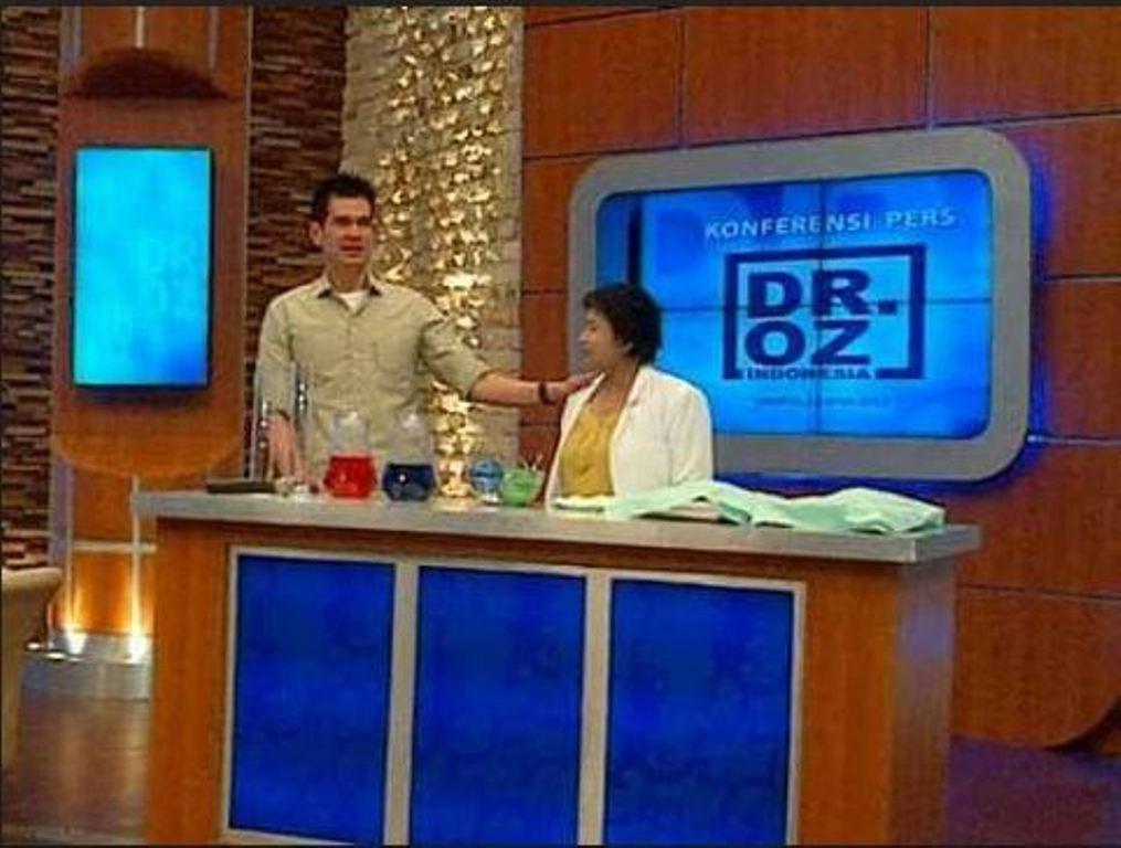 Ryan Thamrin bersama Mia, saat jumpa pers (Foto: Istimewa)