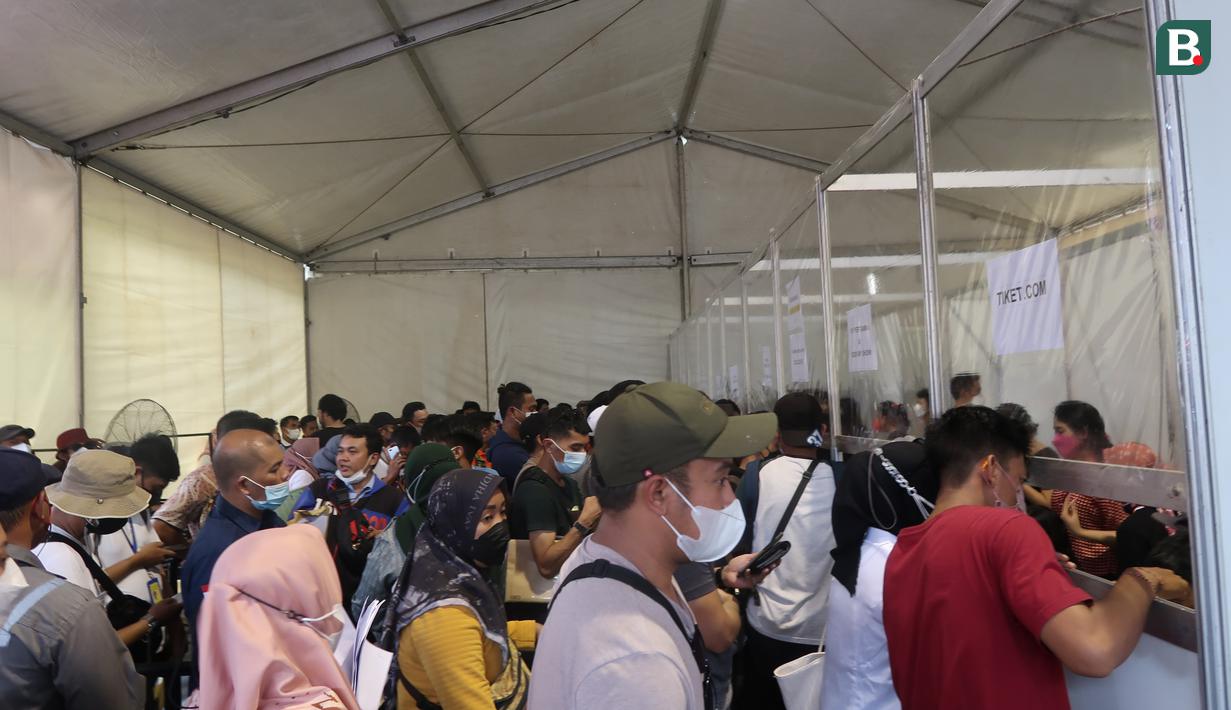 Panitia telah menyiapkan 10 loket sesuai dengan jenis atau tempat (website/situs) penjualan tiket MotoGP. (Bola.com/Ade Yusuf Satria)