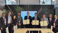 PT Pupuk Indonesia (Persero) bersama PT PLN (Persero) dan ACWA Power menandatangani Joint Development Agreement (JDA) untuk pengembangan ekosistem green hydrogen dan green ammonia di kawasan industri Petrokimia Gresik (dok: Humas)