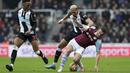 Newcastle United sebenarnya tampil dalam tekanan Aston Villa sepanjang pertandingan. Akan tetapi pertahanan kokoh yang ditunjukkan The Magpies membuat Villa kesulitan untuk menciptakan peluang. (Owen Humphreys/PA via AP)