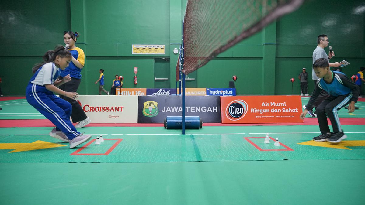 Tumbuh Rasa Cinta Bulutangkis, Ratusan Siswa SD di Semarang Antusias Ikuti Festival SenengMinton 2025
