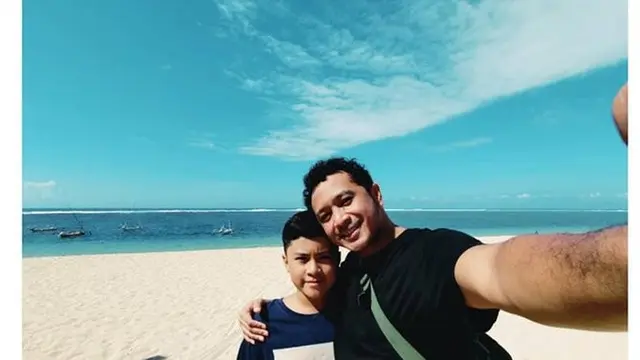 7 Anak Artis Ini Dekat dengan Ayah Sambungnya, Terbaru El Barack dan Vincent Verhaag
