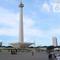 Akses transportasi yang mudah dan murah menjadikan kawasan wisata Monumen Nasional (Monas) menjadi pilihan warga bersama keluarga untuk berwisata. (Liputan6.com/Herman Zakharia)
