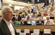 Penemu teori partikel Tuhan itu anti-Zionis