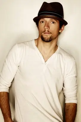 Jason Mraz akan mengadakan konser pada tanggal 9 November 2011 di Bali