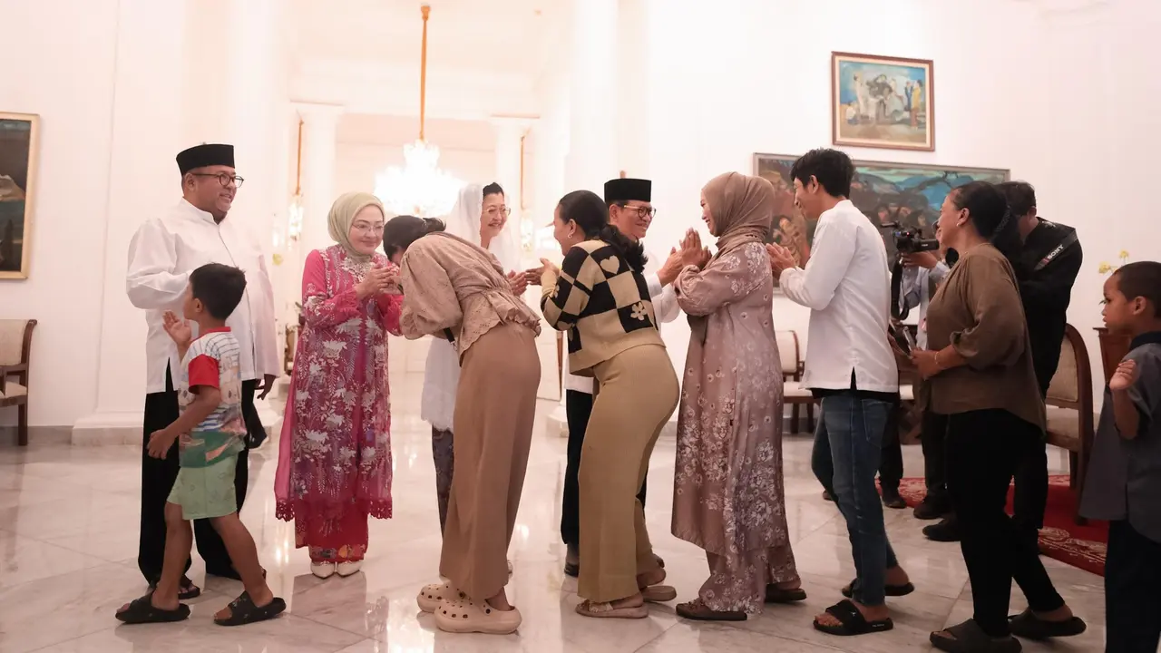 Gubernur DKI Jakarta Pramono Anung bersama wakil gubernur Rano Karno menggelar open house yang digelar di Ruang Sunda Kelapa, Balai Kota Jakarta.