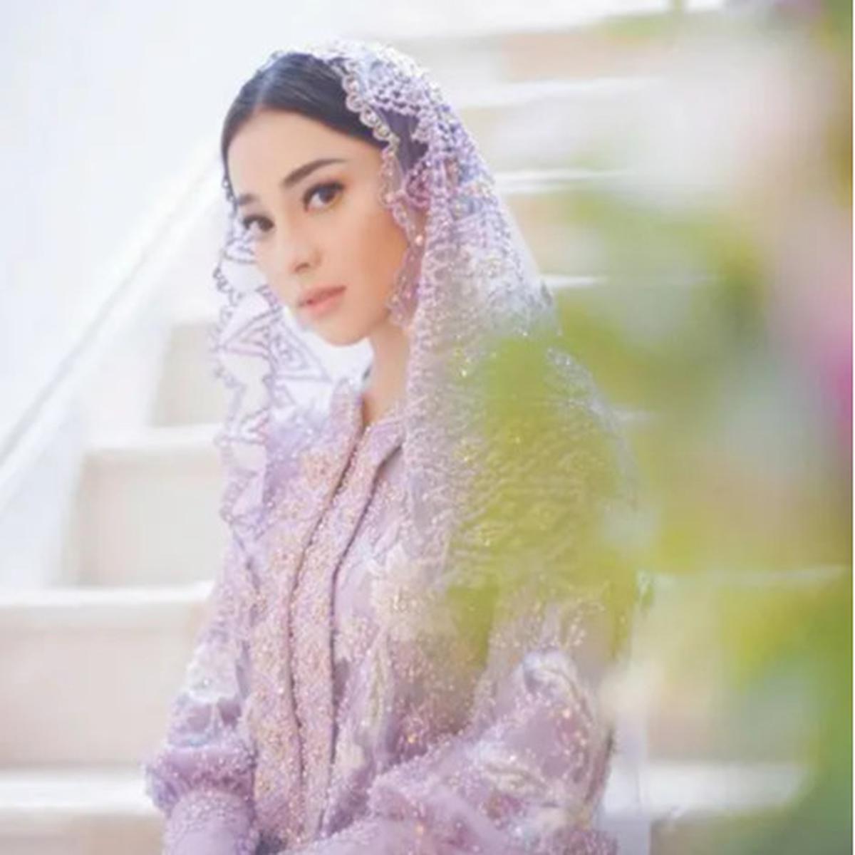Ilustrasi Gamis ala Selebriti