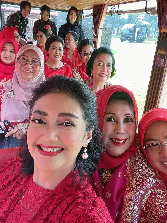 Tampil Menawan, Ini 7 Potret Bella Saphira Dampingi Suami di Acara HUT Kopassus