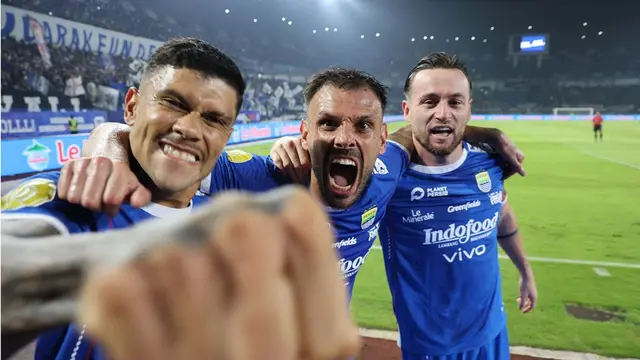 Ciro Alves, Tyronne Del Pino, dan Marc Klok - Persib Bandung di BRI Liga 1 2024/2025.