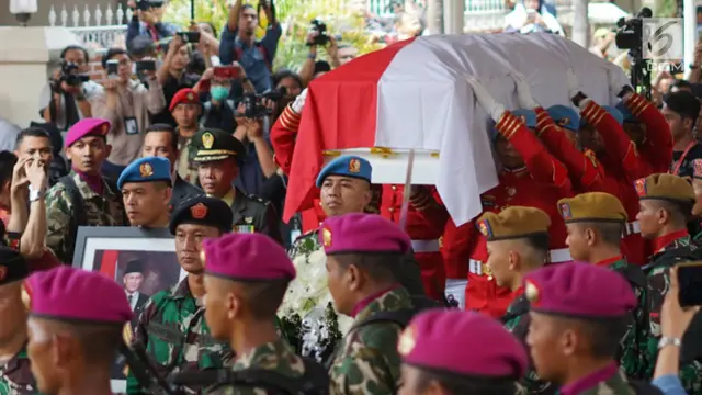 Dimakamkan Secara Militer, Jenazah BJ Habibie Diserahkan Kepada Negara