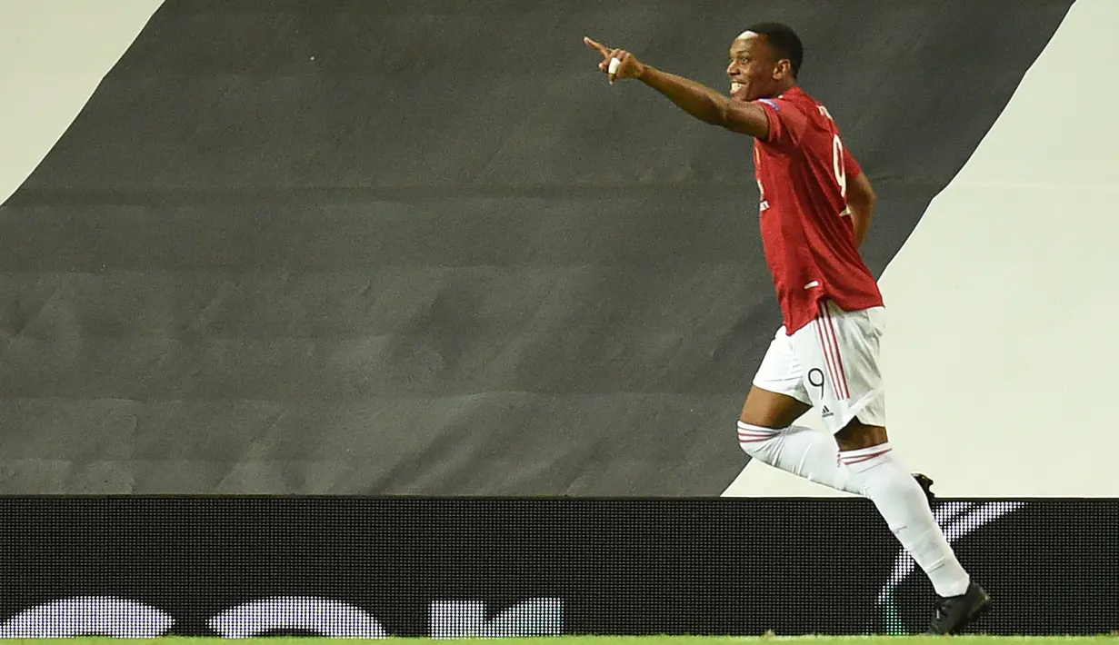 Striker Manchester United, Anthony Martial, merayakan gol yang dicetaknya ke gawang LASK pada laga leg kedua 16 besar Liga Europa 2019/2020 di Old Trafford, Kamis (6/8/2020) dini hari WIB. Manchester United menang agregat 7-1 atas LASK.