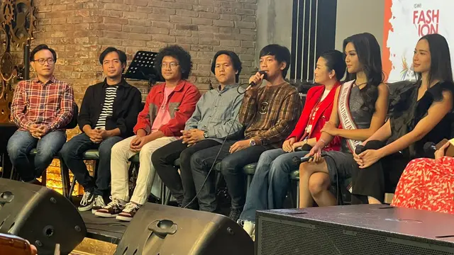 Grup band D'Masiv bersama Fitri Carlina bakal kembali manggung di Amerika Serikat. Mereka dipastikan tampil dalam perhelatan Indopop Movement 2023.