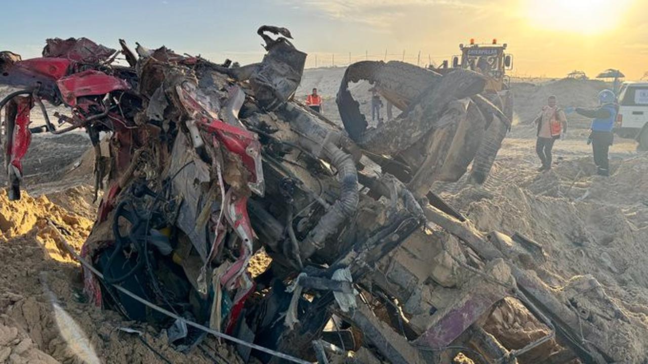 Israel Bunuh 15 Tenaga Medis Satu Demi Satu dengan Masing-masing 20 Luka Tembak, Lalu Dikubur Secara Massal dengan Tangan Terborgol