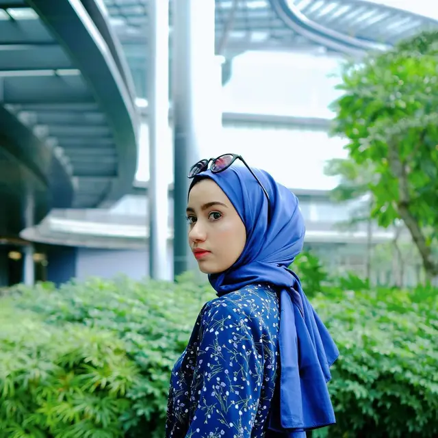 Berprofesi Sebagai Desainer, Ini 6 Potret Amira Karaman Tunangan Reza D’Academy