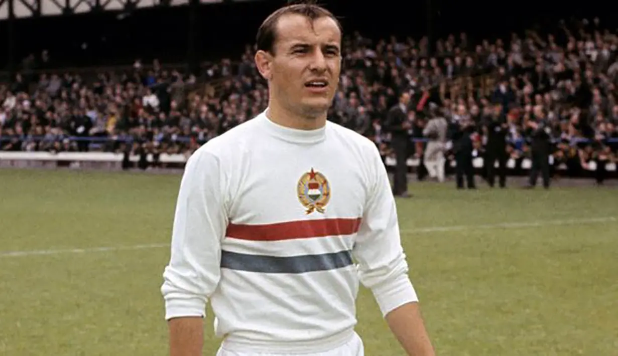 6. Ferenc Bene, meskipun gagal membawa Hungaria juara pada Piala Eropa 1964, namun saat itu dirinya mampu mencetak dua gol dan menjadi salah satu top skor. (UEFA)