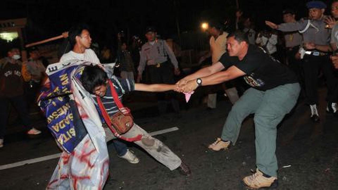Polisi sweeping mahasiswa di LBH Jakarta