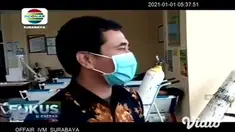 Jumlah kasus Covid-19 di Kabupaten Kediri, Jawa Timur, terus meningkat, hingga membuat seluruh ruangan isolasi di RSUD Simpang Lima Gumul (SLG) penuh. Pihak RSUD terpaksa harus mendirikan tenda darurat untuk menampung pasien Covid-19.